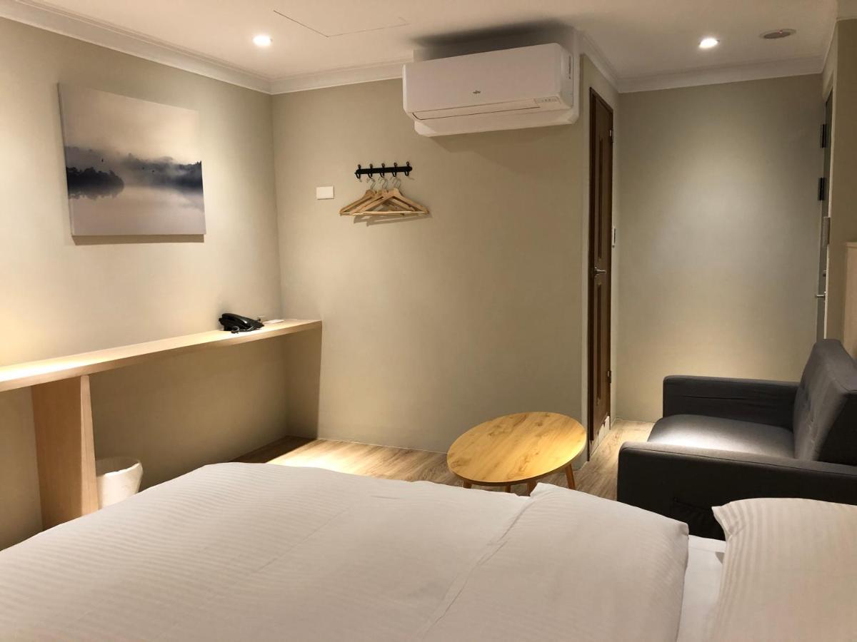 Yoshi Hotel - Tainan Station Branch Zewnętrze zdjęcie