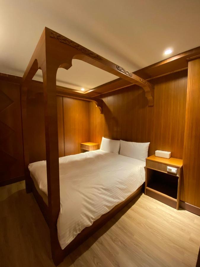 Yoshi Hotel - Tainan Station Branch Zewnętrze zdjęcie