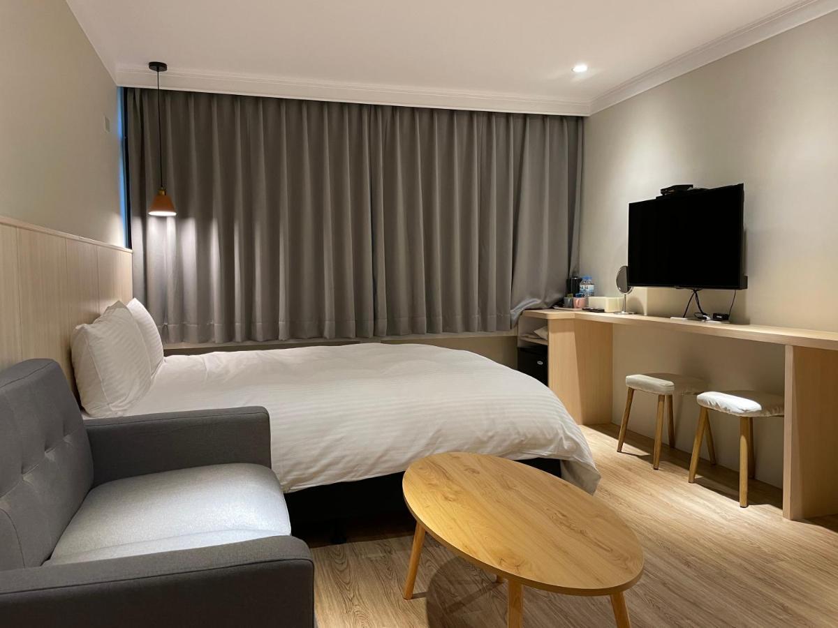 Yoshi Hotel - Tainan Station Branch Zewnętrze zdjęcie