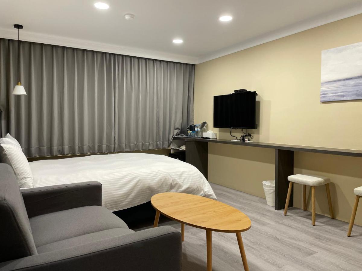 Yoshi Hotel - Tainan Station Branch Zewnętrze zdjęcie
