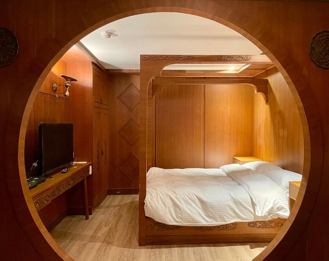 Yoshi Hotel - Tainan Station Branch Zewnętrze zdjęcie