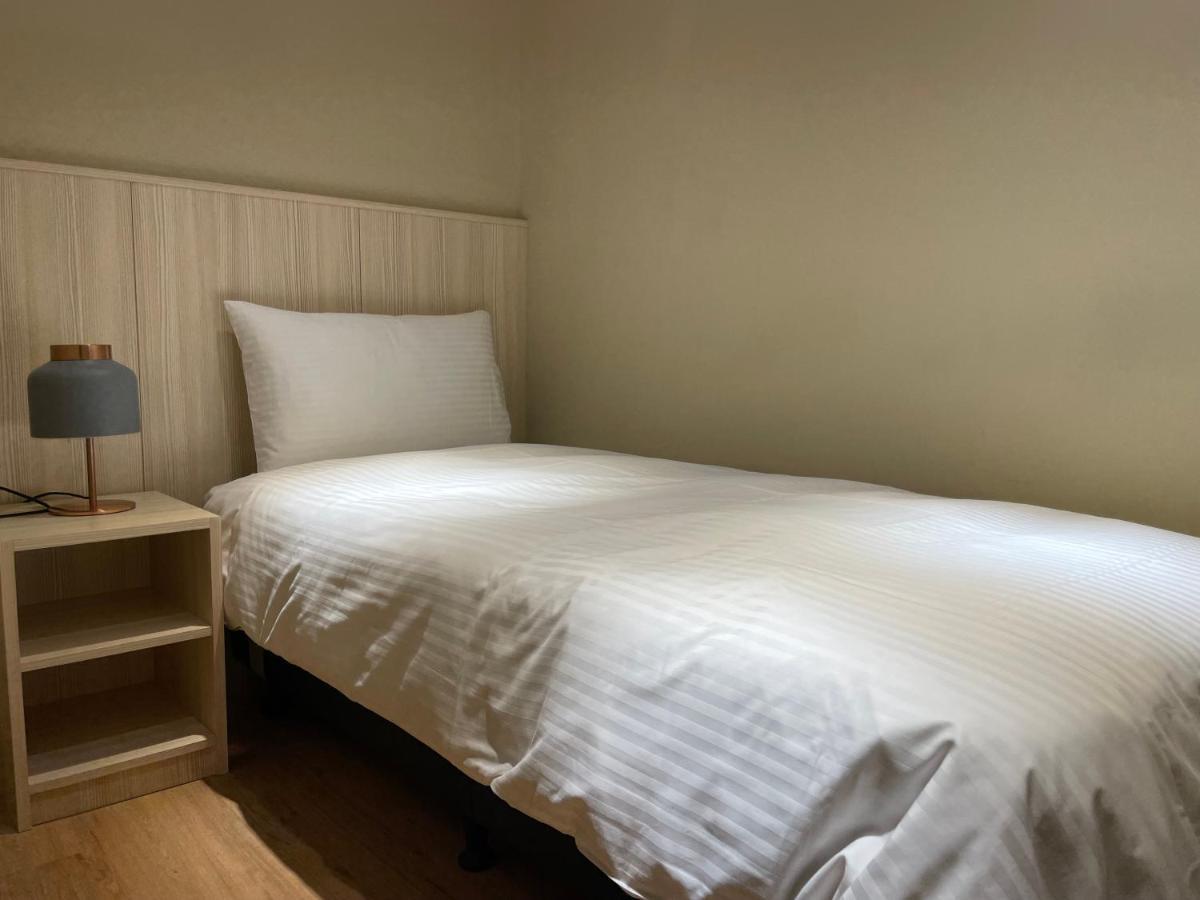 Yoshi Hotel - Tainan Station Branch Zewnętrze zdjęcie