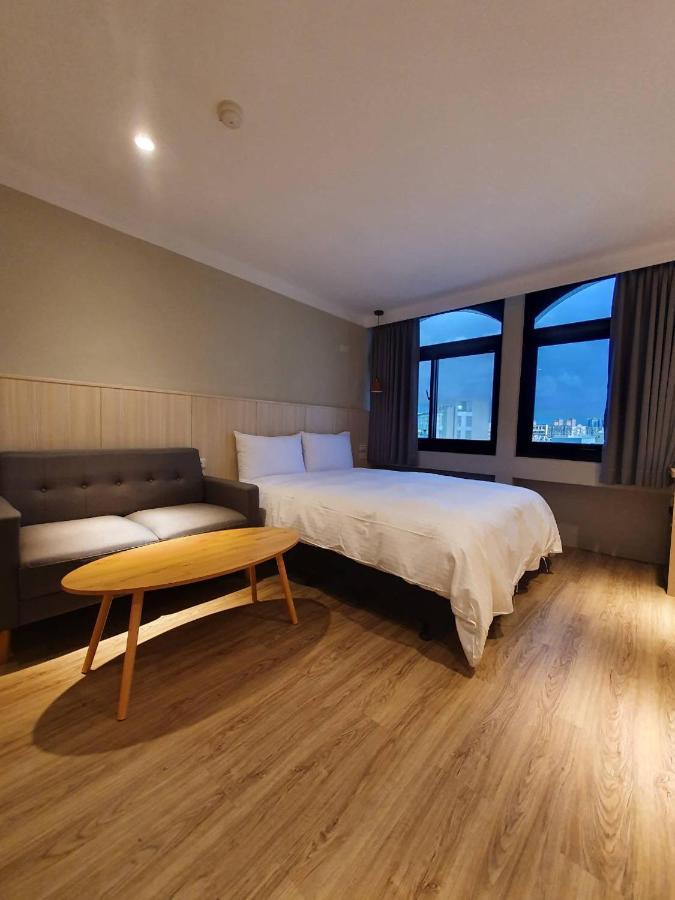 Yoshi Hotel - Tainan Station Branch Zewnętrze zdjęcie