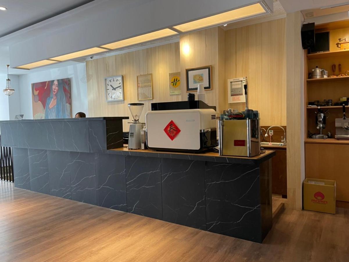 Yoshi Hotel - Tainan Station Branch Zewnętrze zdjęcie