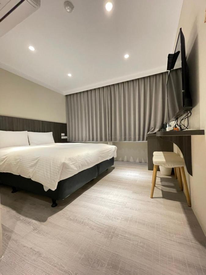 Yoshi Hotel - Tainan Station Branch Zewnętrze zdjęcie
