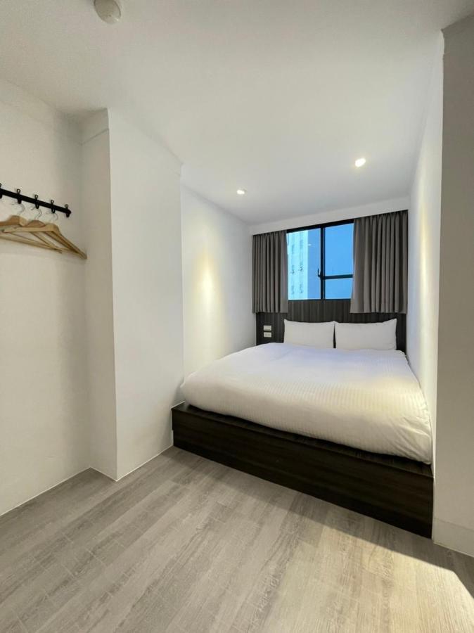 Yoshi Hotel - Tainan Station Branch Zewnętrze zdjęcie