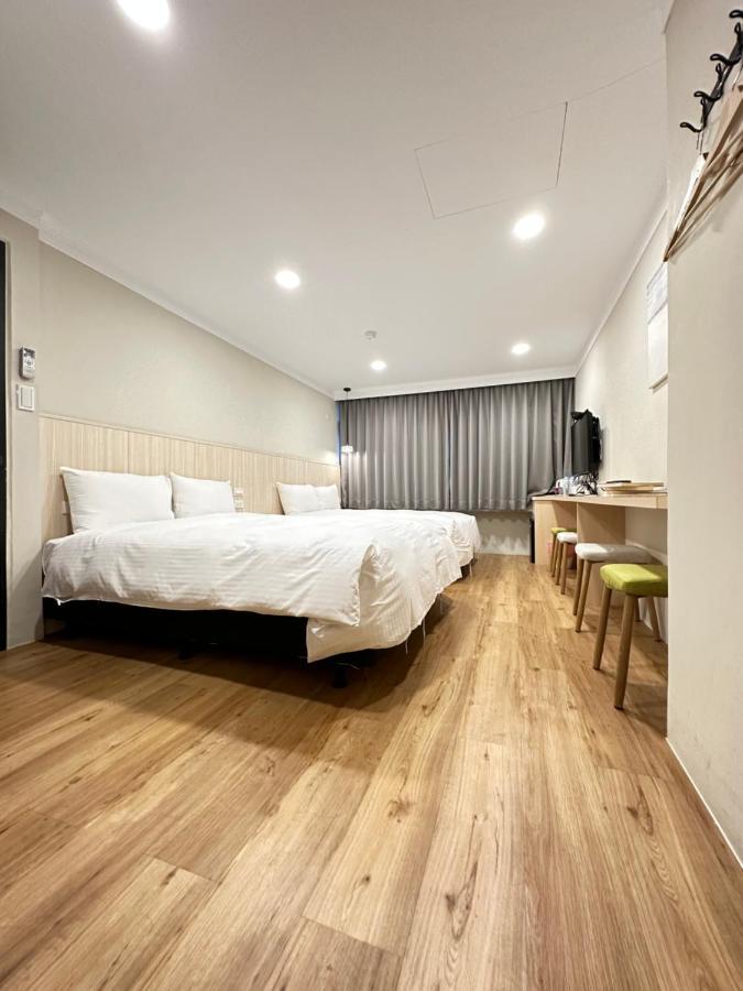 Yoshi Hotel - Tainan Station Branch Zewnętrze zdjęcie