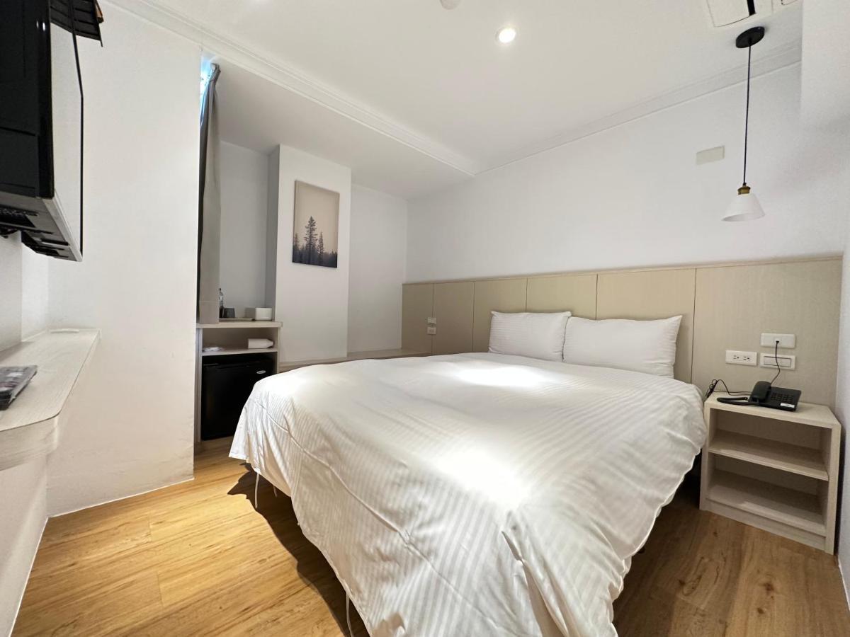 Yoshi Hotel - Tainan Station Branch Zewnętrze zdjęcie