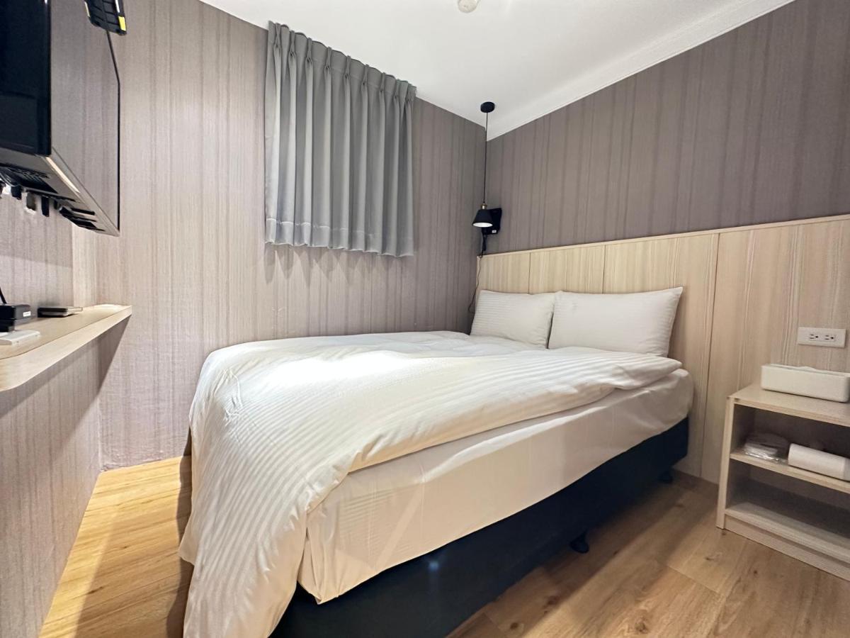 Yoshi Hotel - Tainan Station Branch Zewnętrze zdjęcie