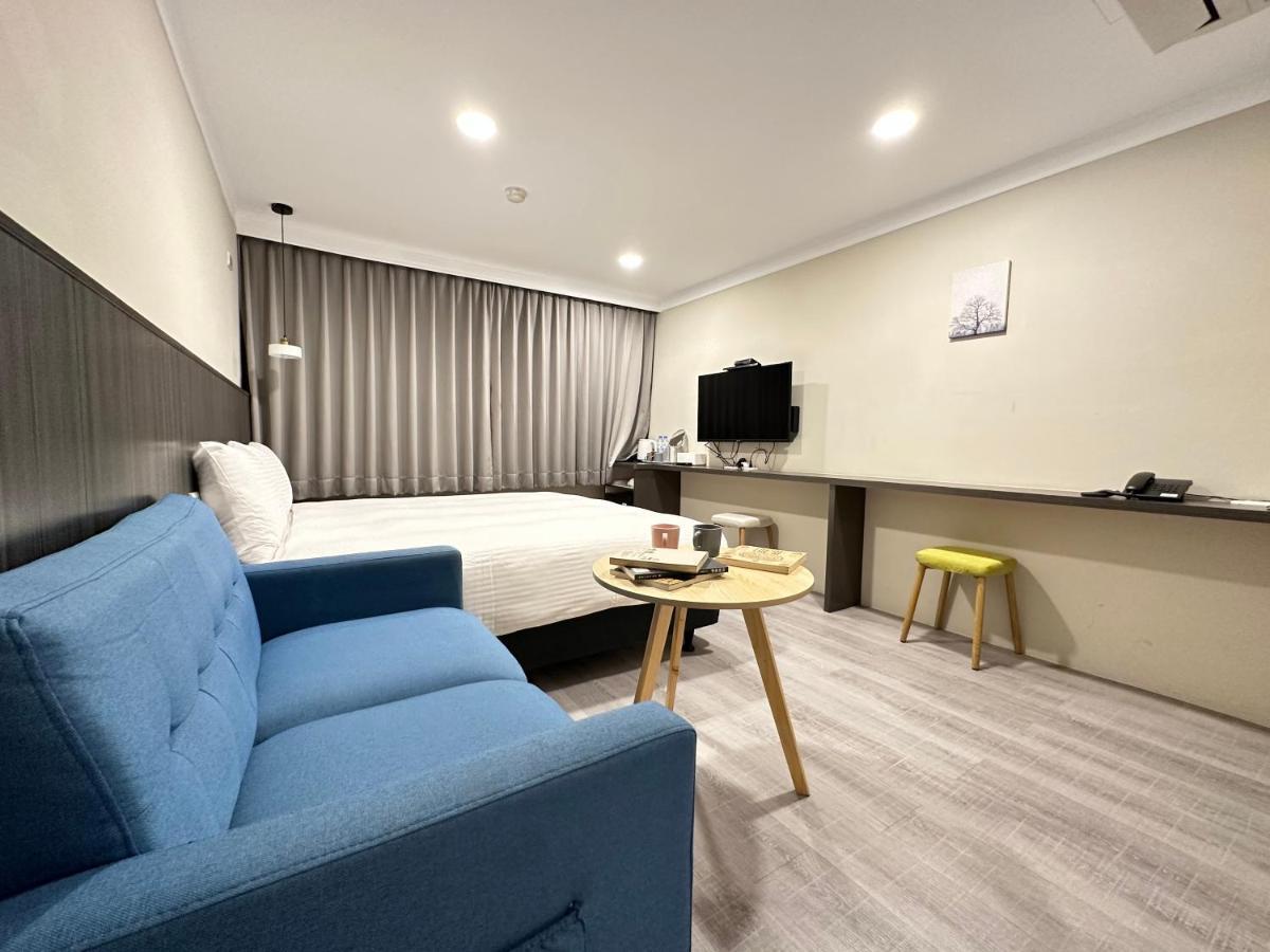 Yoshi Hotel - Tainan Station Branch Zewnętrze zdjęcie