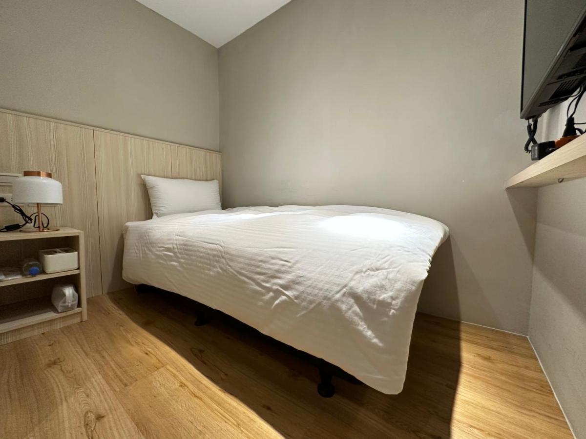 Yoshi Hotel - Tainan Station Branch Zewnętrze zdjęcie